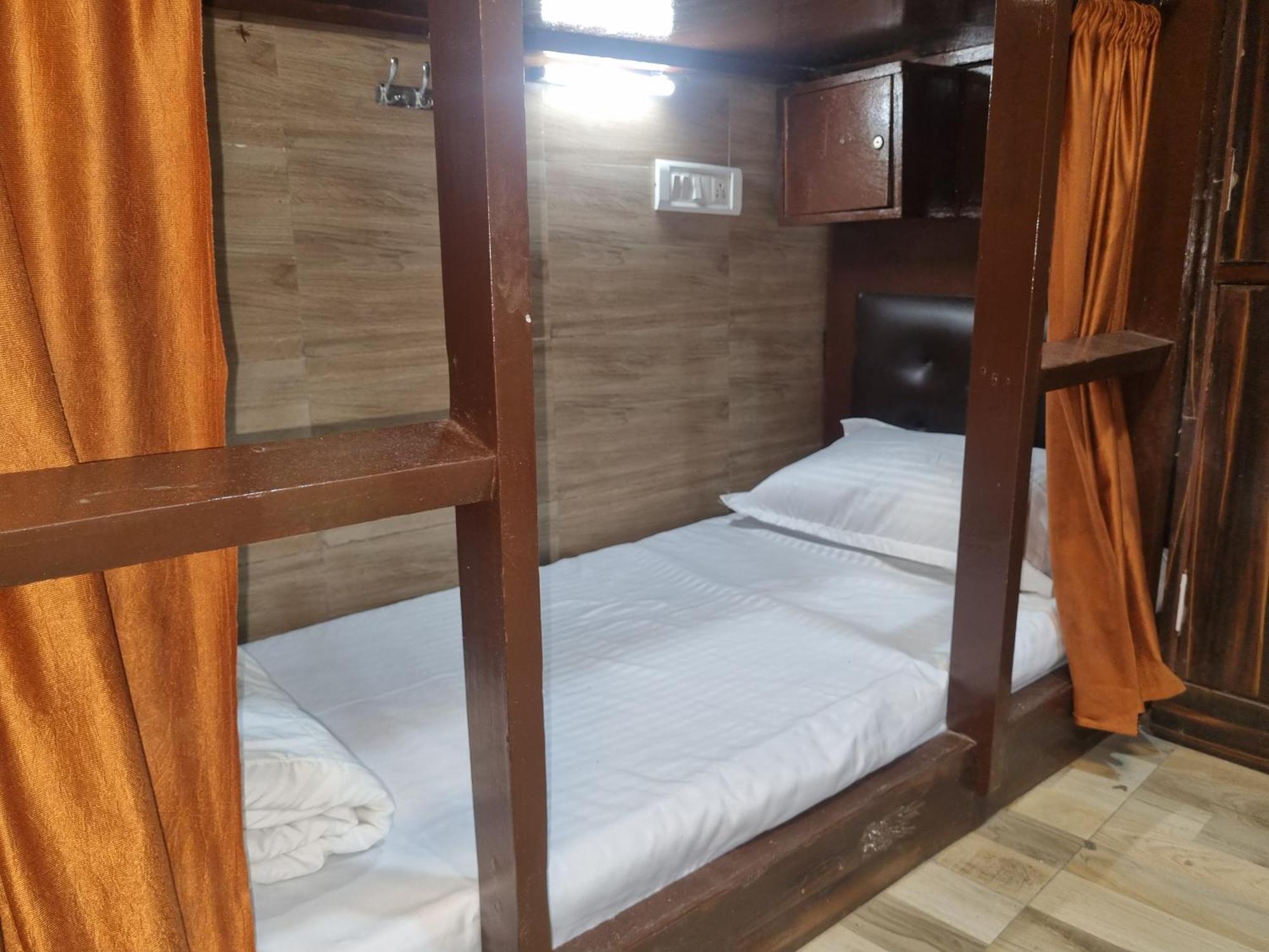 Unibed * Bombaj